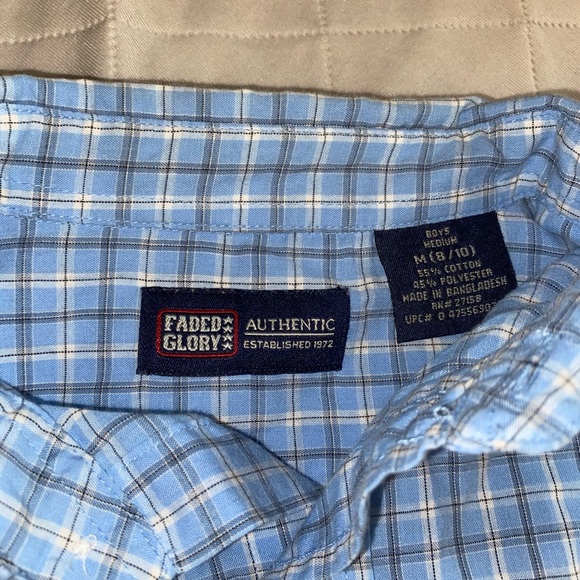 Button down - Picture 3 of 3